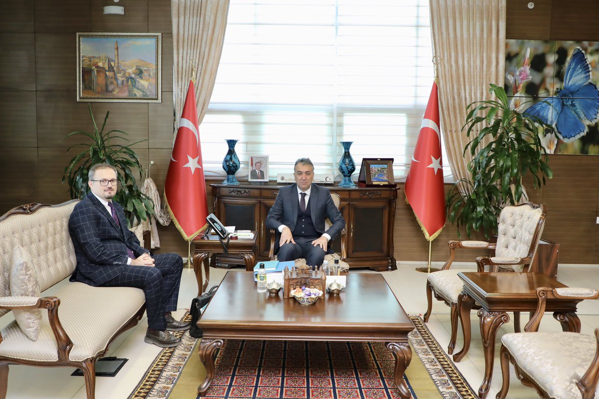 BitlisValiligi's tweet photo. Vali Oktay Çağatay’a Gün İçerisinde Bir Takım Ziyaretler Gerçekleştirildi
⬇️⬇️

🔗https://t.co/TNhsiDtYHI https://t.co/Dk2Emu0ZJ2