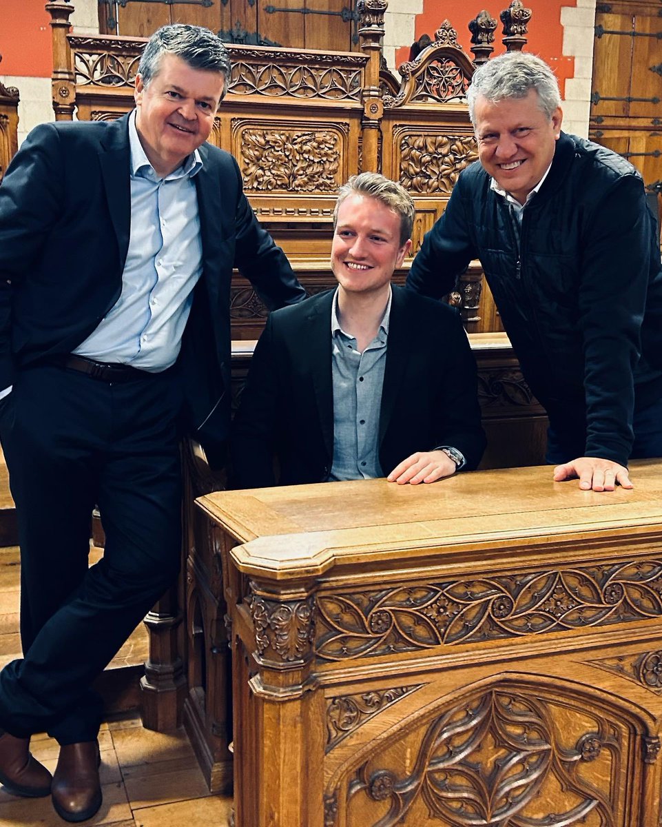 ArthurOrlians's tweet image. The word is out! Ik vervang @AnciauxKoen en word #schepen in Mechelen, de mooiste stad van Vlaanderen. Dankbaar voor alle kansen, klaar om er in te vliegen. @VVerbeecke  wordt de nieuwe #woordvoerder van @BartSomers