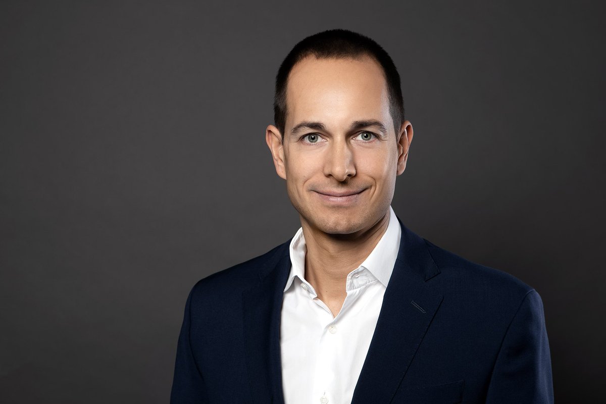 Matthias Bannas (@matthiasbannas) on Twitter photo . <a href="/DavidIssmer/">David Issmer</a> zu #GovernmentAffairs, junge Frauen mischen die Politik auf und der #Wohlstandscrash 2022 - und sonst im berlinbubble Newsletter? <a href="/GrimmRob/">Robert Grimm</a> <a href="/politjobs/">politjobs @politjobs.bsky.social</a> @_LilliFischer <a href="/StiftungFamPol/">Familienunternehmen und Politik</a> <a href="/spellerberg_m/">Merle Spellerberg</a> <a href="/AStaroselski/">Anna Staroselski</a> <a href="/BDWi_ev/">BDWi.ev</a> <a href="/SebCzaja/">Sebastian Czaja</a>
berlinbubble.de/kw-2-david-iss… . <a href="/DavidIssmer/">David Issmer</a> zu #GovernmentAffairs, junge Frauen mischen die Politik auf und der #Wohlstandscrash 2022 - und sonst im berlinbubble Newsletter? <a href="/GrimmRob/">Robert Grimm</a> <a href="/politjobs/">politjobs @politjobs.bsky.social</a> @_LilliFischer <a href="/StiftungFamPol/">Familienunternehmen und Politik</a> <a href="/spellerberg_m/">Merle Spellerberg</a> <a href="/AStaroselski/">Anna Staroselski</a> <a href="/BDWi_ev/">BDWi.ev</a> <a href="/SebCzaja/">Sebastian Czaja</a>
berlinbubble.de/kw-2-david-iss…