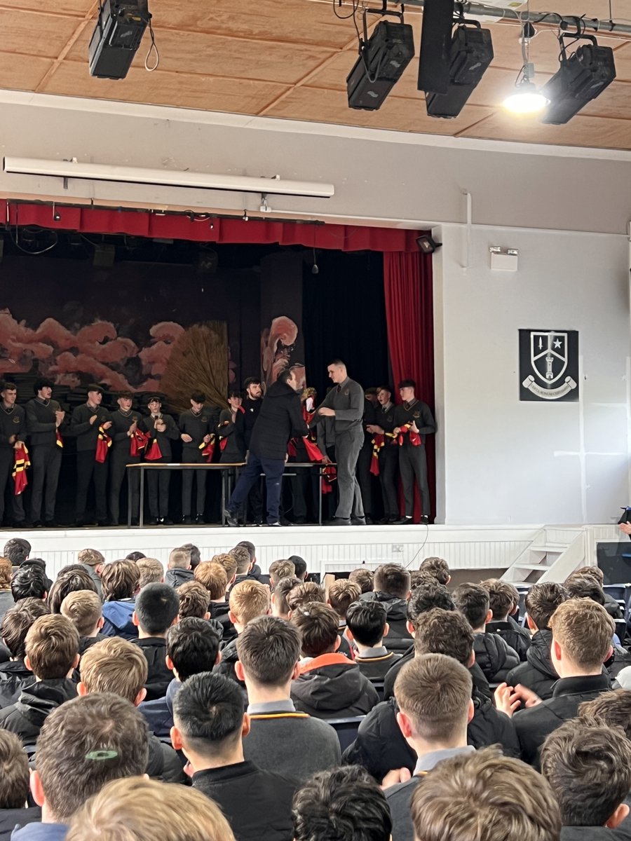 CBCMonkstownpk's tweet photo. 🚨CBC's JCT23 Team to face Pres Bray today in the 1st Round of the Fr. Godfrey Cup🚨
The squad will be Captained by Tom Reynolds . Principal Mr. Duffy presented the Squad their jerseys and wished the team and their coaches all the best in todays game. We're all behind you!🇧🇪 https://t.co/pyPRVw42Kh