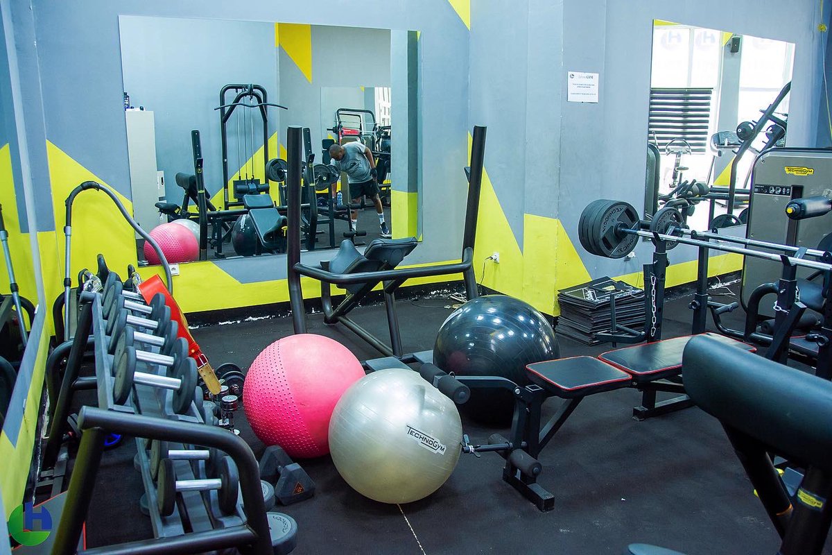LeonhotelKin's tweet photo. Beaucoup de citations pour vous convaincre à faire du sport, mais rien ne vaut un bon endroit pour s’exercer physiquement.

Sur ce notre salle de sport Léon Gym 🏋🏾est à votre disposition 24h sur 24 

#fit #gym #gymmotivation #léonhôtel #abdomen #cardioworkout https://t.co/Wh3XUXV31z