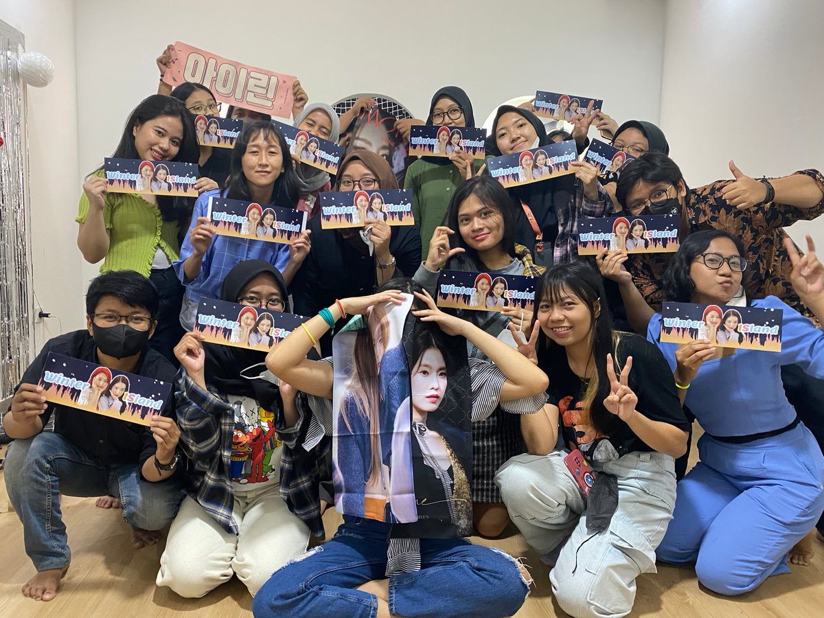winterislandID's tweet photo. Sekali lagi terima kasih banyak dan sampai bertemu diacara selanjutnya~ 🐰🐻

#WinterIslandID https://t.co/K1uLoCzzRH