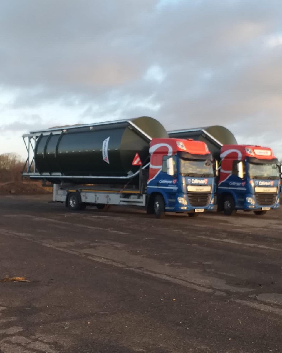 CollinsonAgri's tweet photo. Look at the size of these 😵
Yesterday we to delivered three massive silos to Worcester to store raw materials for on site Mill n Mixing of finished diets.
Silos 1 & 2 can hold approx 50t, Silo 3 around 40t.
#FeedingEfficiency #BackBritishFarming #MadeInBritain https://t.co/CKLxXpM8ZH