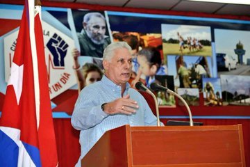 Se reanudan las reuniones en las provincias, que encabeza <a href="/DiazCanelB/">Miguel Díaz-Canel Bermúdez</a>. Tienen como inspiración principal las que dirigieron #Fidel y Raúl en lo más duro del período especial. Entonces se afirmó: "¡Sí se puede!", y así fue. Así será ahora también. #JuntarYVencer
