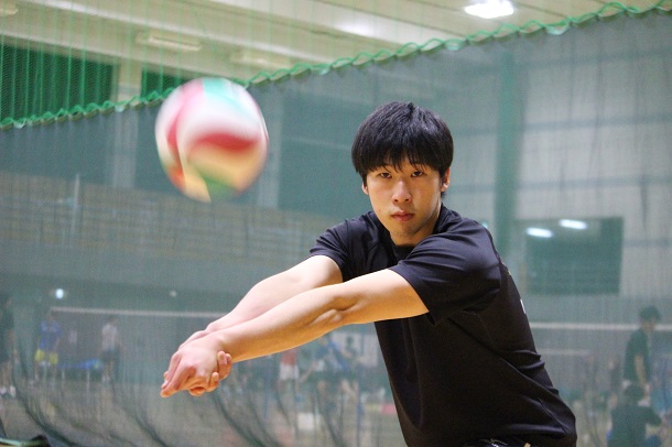 NSSUVBMT's tweet photo. 【ブログ更新しました！】
基礎練習！！
→https://t.co/BQfjzkKkLU
＃日体大　＃日体大男子バレーボール部
＃基礎練 https://t.co/lfCgdstwEq