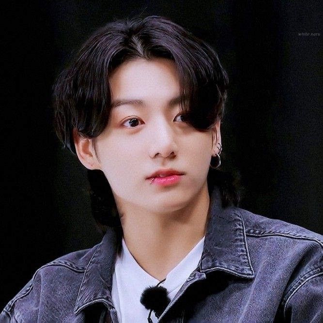 @bts_bighit @iHeartRadio Congratulations #Jungkook  on becoming the First and Only K-pop Soloist in the history of #iHeartRadioMusicAwards to be nominated for #BestMusicVideo with #LeftandRight  👊 

My vote is for #LeftandRight for #BestMusicVideo at the #iHeartAwards