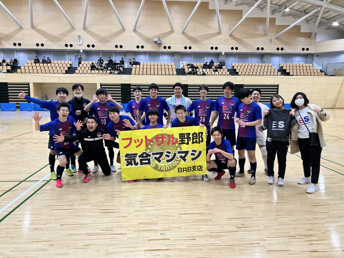 【選手募集のお知らせ】
BRB では、2023-2024シーズンに向けて スタッフ
（監督・マネージャー）・FP・GK・練習生を募集いたします。
「関東フットサル2部リーグ優勝」を目標とし、1年間本気でフットサルに取り組みたい方、アグレッシブなフットサルをしたい方、のご参加をお待ちしております。
