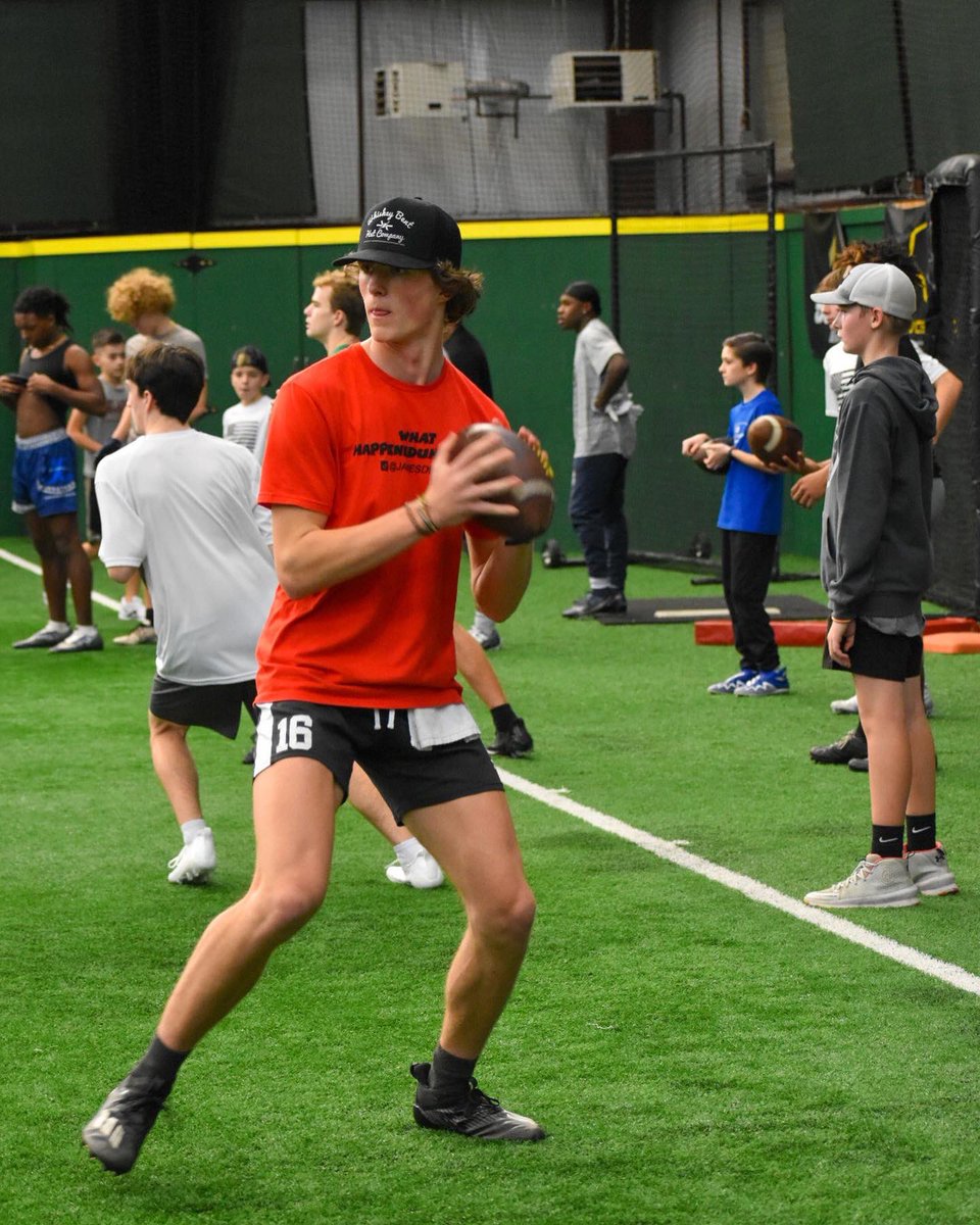 QBimpact's tweet photo. 🚨🚨 Class of 2024 🚨 🚨

MacArthur QB @Dane_Edwards16 
Carl Albert QB @kash_ferris 
Midwest City QB @_kennethcolston 

ALL 3 players!!  Excited to see them lead in 2023, great things ahead!! #QBi #SameGameDifferentLevelz @CoachGeorge5 https://t.co/y5sKefm3Wn