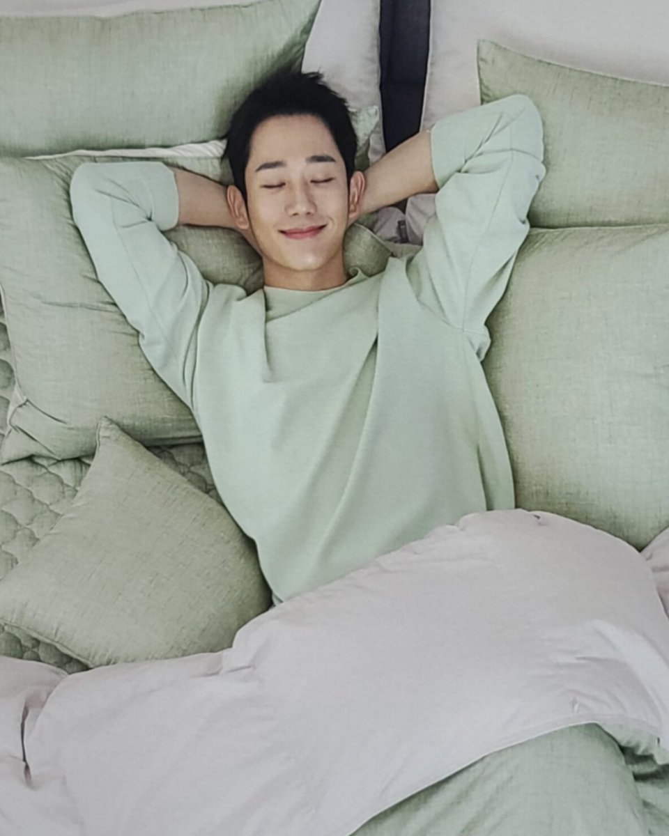 daldalhen's tweet photo. 💚🤍

#세사리빙 #SESALIVING 
#2023 #spring #summer 
#new #collection
#노티드구스차렵 #Notted 
#매장안카다록핸님

@ActorHaein #junghaein #핸님 
#정해인 #チョンヘイン  #丁海寅 https://t.co/i3bn5umERC