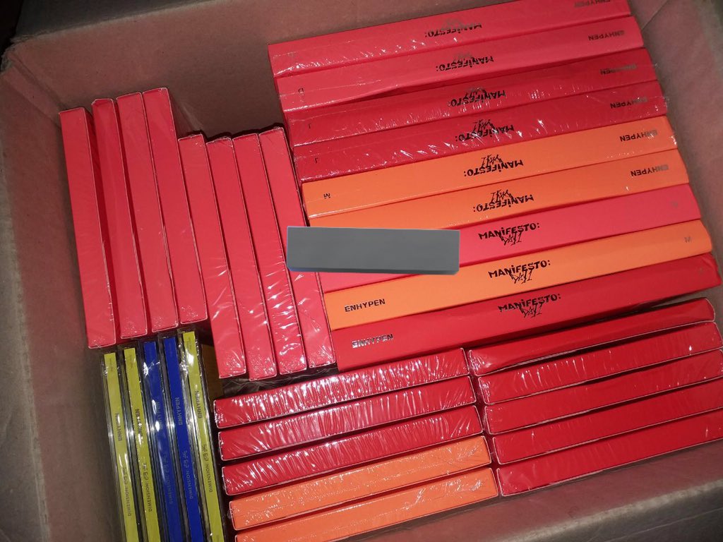 aeshoppe_ph's tweet photo. wts | lfb | #ENHYPEN
— help rt for a surprise dm  —

ENHYPEN Manifesto Sealed Albums

₱600 Regular Ver ; ₱480 Engene Ver

— ALL IN TO PH 
— FIRST PRESS
— PAYO/3 days/Half DP Payo 
— 18 slots each
— NETA

Link: https://t.co/k30Wbgc15c https://t.co/iDMR46O4v9