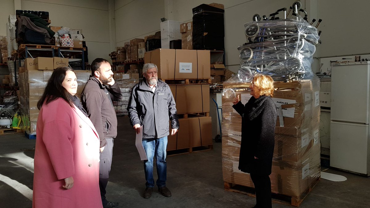 🇺🇦 Parte un camión de <a href="/Arapaz_ONG/">ARAPAZ</a> con destino a Polonia con ayuda para los afectados por la guerra en #Ucrania. El proyecto está financiado con una aportación del <a href="/GobAragon/">Gobierno de Aragón</a> de 82.768 € al Comité Autonómico de Emergencias.

ℹ️ bit.ly/3Zz4gtd

<a href="/marivibroto/">Mariví Broto</a> <a href="/nsalvoc/">Nat</a>