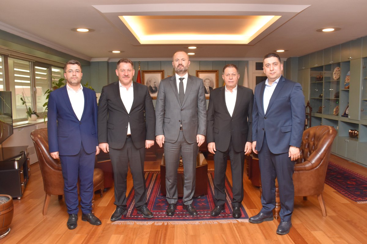 _omerbudak_'s tweet photo. PTT AŞ Genel Müdürü @hakangulten Beyi ziyaret ettik.

-Dağıtımlarda yaşanan sorunlar
-Promosyon ücretlerinin güncellenmesi
-Görevde yükselme sınavlarının açılması
-Yol ve yemek paralarının nakit ödenmesi
konularını görüştük.

İlgilerinden ötürü kendilerine teşekkür ediyorum. https://t.co/RXSdWrVG7X