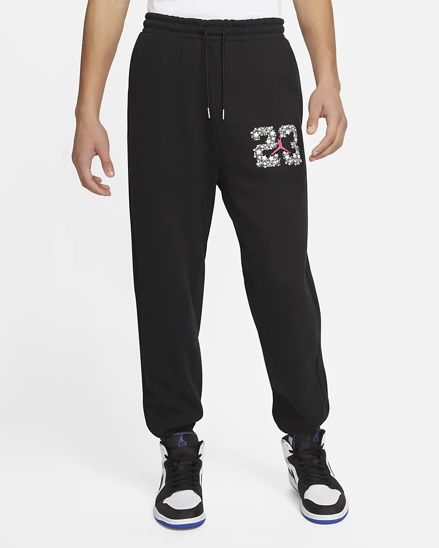 ClothingDealsGB's tweet photo. Ad: HALF PRICE Nike Joggers! 💥

Phenom Elite Knit (£34.97) => https://t.co/bPfm8VpjEh
Tech Fleece Utility (£47.47) => https://t.co/9Qgg5zE0LN
F.C. Dri-FIT (£29.97) => https://t.co/yKSvAAGLHX
Jordan DNA (£34.97) => https://t.co/HtEX7kbJLk

XS/S/M/L/XL/2XL/3XL https://t.co/5uy61VNDsm