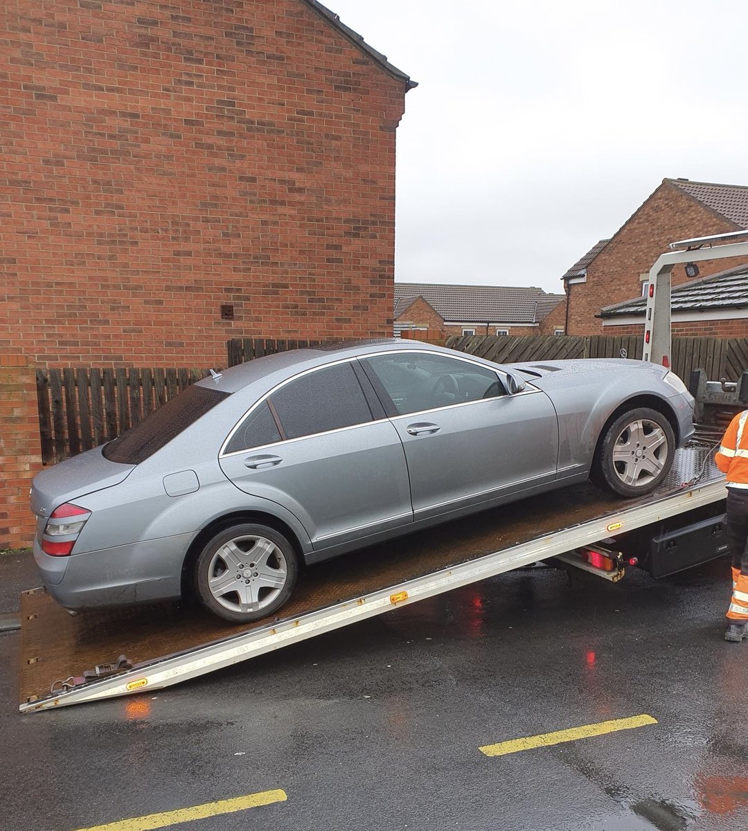 DurhamPolice's tweet photo. Don't you look familiar π
Eagle-eyed officers recognised the driver of this vehicle for previously being stopped with no licence.
#FramNPT officers maintained eyes on it until @DurhamRAPol could assist with stopping the car.
βοΈThe vehicle has now been seized under #OpTakeAway https://t.co/3so4qSVkS6