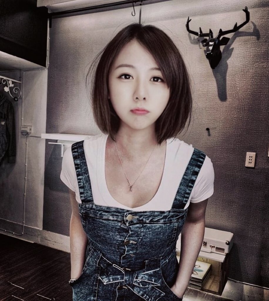 520_jonjon_520's tweet photo. 你們要確欸…🫣
短頭髮真的比較好看的話
我真的會考慮剪回去呦🥹
短頭髮的確方便很多沒錯
尤其是咬咬的時候🤣 https://t.co/wJGaoZ0maU