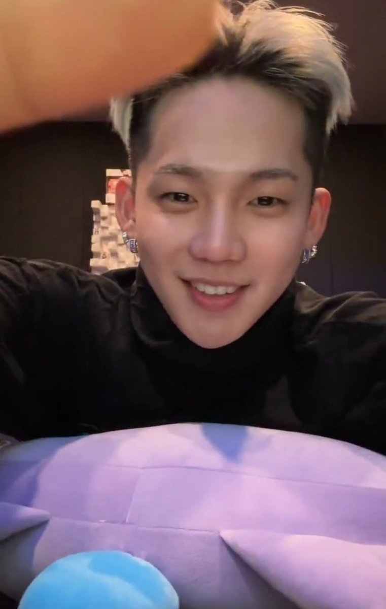 1421cart's tweet photo. thank you for tonight, hyunsuk! https://t.co/lLAVD2Yb7N