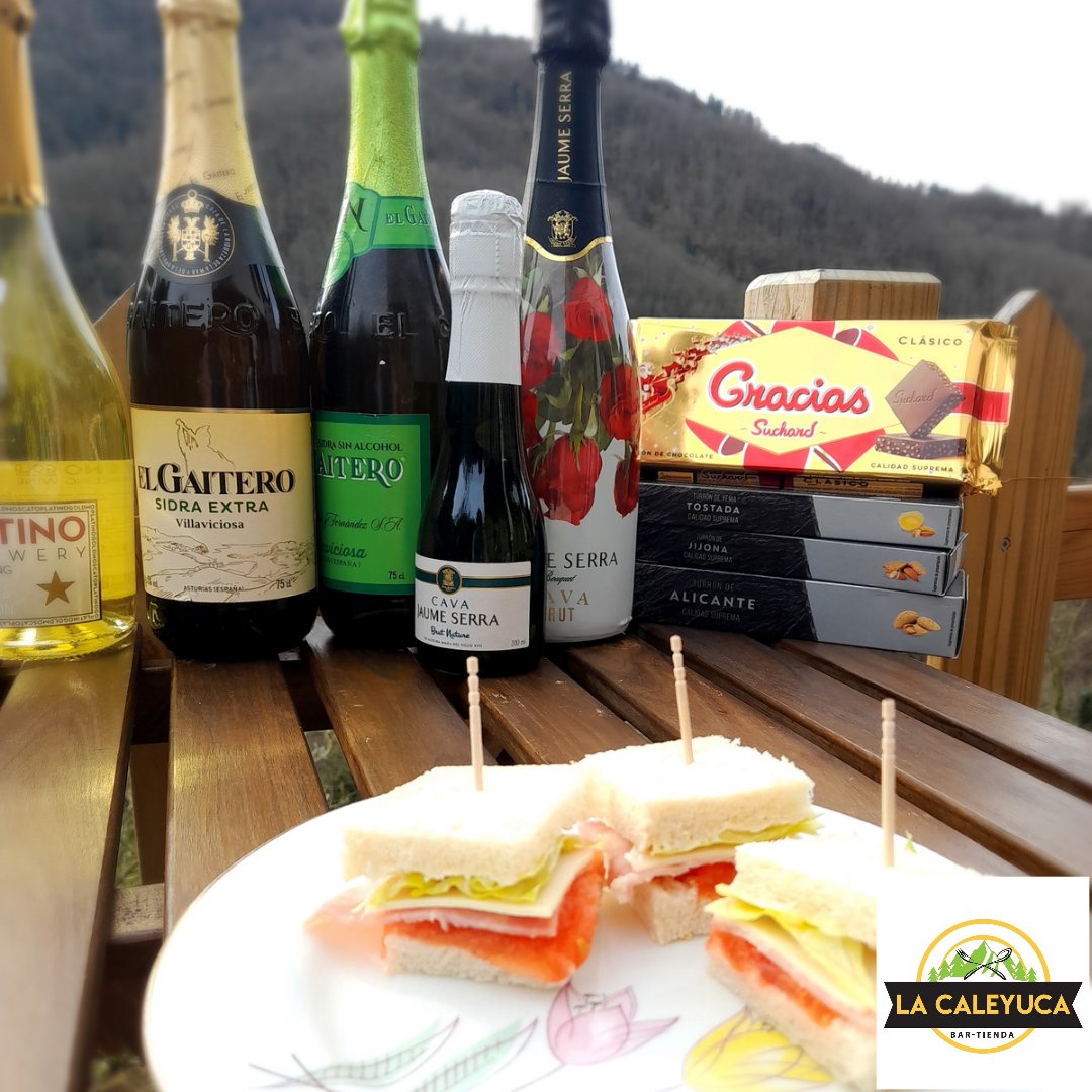 Hola holaaaaa 👋🏻 ¿Cómo vais chavalines y chavalinos?
Hoy, sandwichinos de consumición 😋
Y mirai a ver, que tenemos lo de Navidad en oferta 📣📣📣📣
OS ESPERAMOS‼️
#lacaleyuca #chigre #bartienda #mieres #valledeturon #oferta #pinchoteo #bardepueblo #lagüeriadeurbies #urbies
