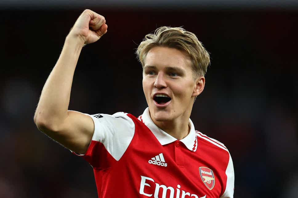 CabineSport's tweet photo. Odegaard foi eleito o melhor jogador da Premier League em novembro e dezembro. https://t.co/3jNTkY9Cz1