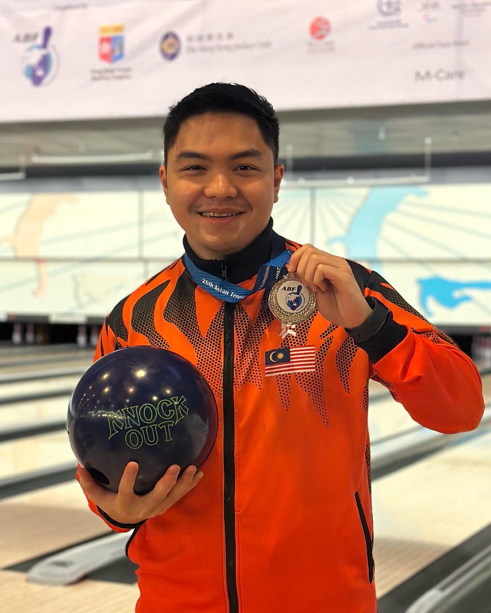 Tun Hakim Bowling tweet media