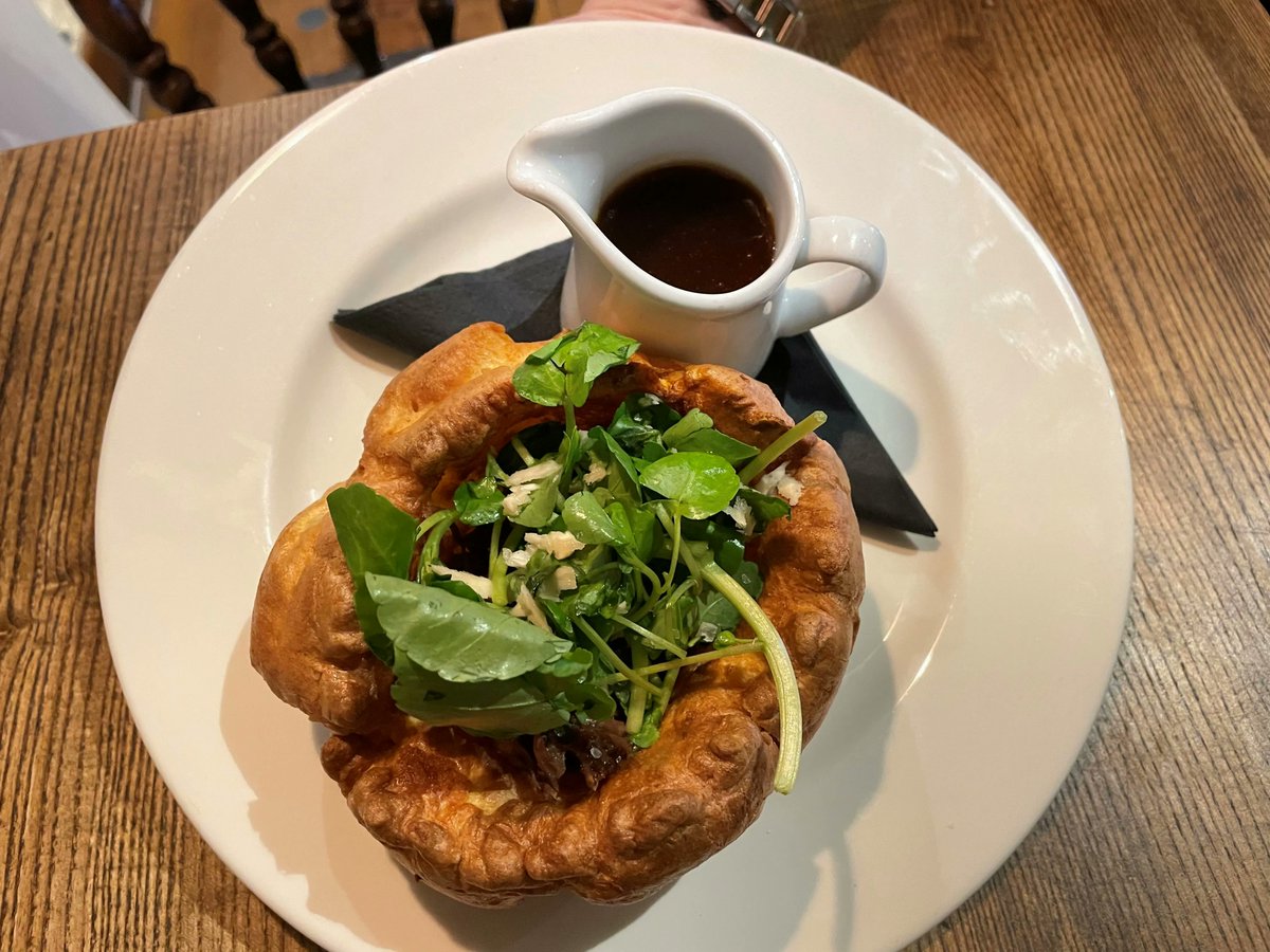 seagate_hotel's tweet photo. It's almost Sunday again which only means one thing! Almost roast day! Make it even more enjoyable, order via our app and save yourself £10 (t&c's apply).
#HappySunday #SundayRoast #GiftFromYoungs #OnTapApp #YoungsOnTap #YoungsPubs #YoungsPubLive #sundayvibes
@YoungsPubs https://t.co/1lDItP9Vof