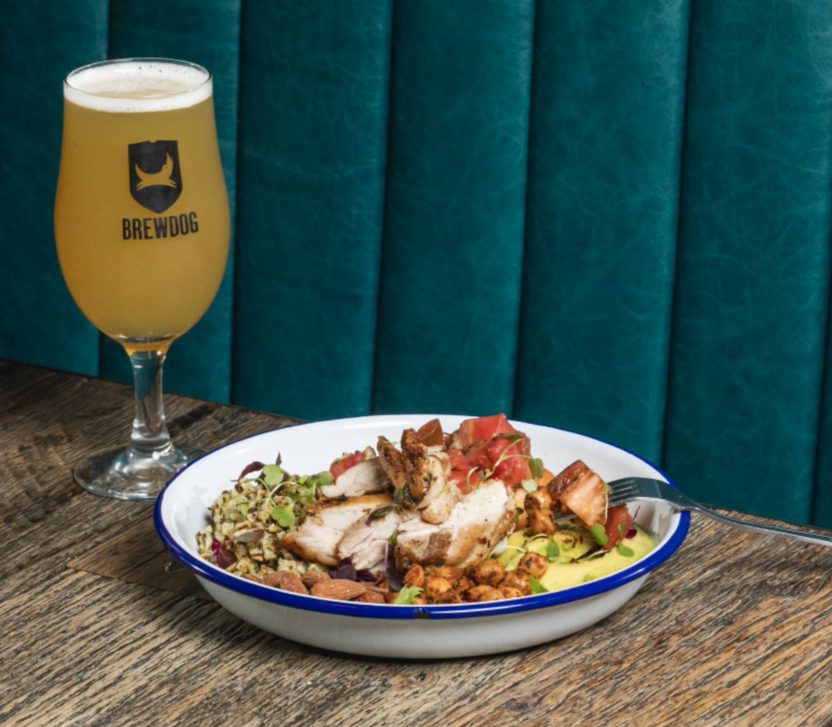 Tired of boring Salads for your Healthy Eating New Years Resolution?😴 Why not come on down and try our awesome Salad Bowls!😍 Modelling here for us we have the Protein Power!😎💪 #brewdogbradford #bradfordbar #newyearsresolutions #salad
