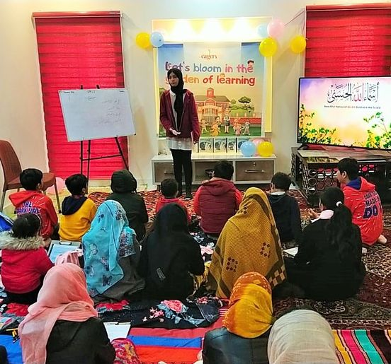 MWLMultan's tweet photo. Eagers Multan: Royal Orchard
𝐃𝐚𝐲 𝟑: 𝐄𝐚𝐠𝐞𝐫𝐬 𝐰𝐢𝐧𝐭𝐞𝐫 𝐜𝐚𝐦𝐩 𝐟𝐨𝐫 𝐤𝐢𝐝𝐬
In next segment, Ms. Nafeesa told the "Revelation of Surah Al-Masad"
#Eagers #EagersWinterCamp #winter #islamicteaching #teachingkids #learningforkids #islam #Quran #prophet #prophetstory https://t.co/k19KwFVPAd