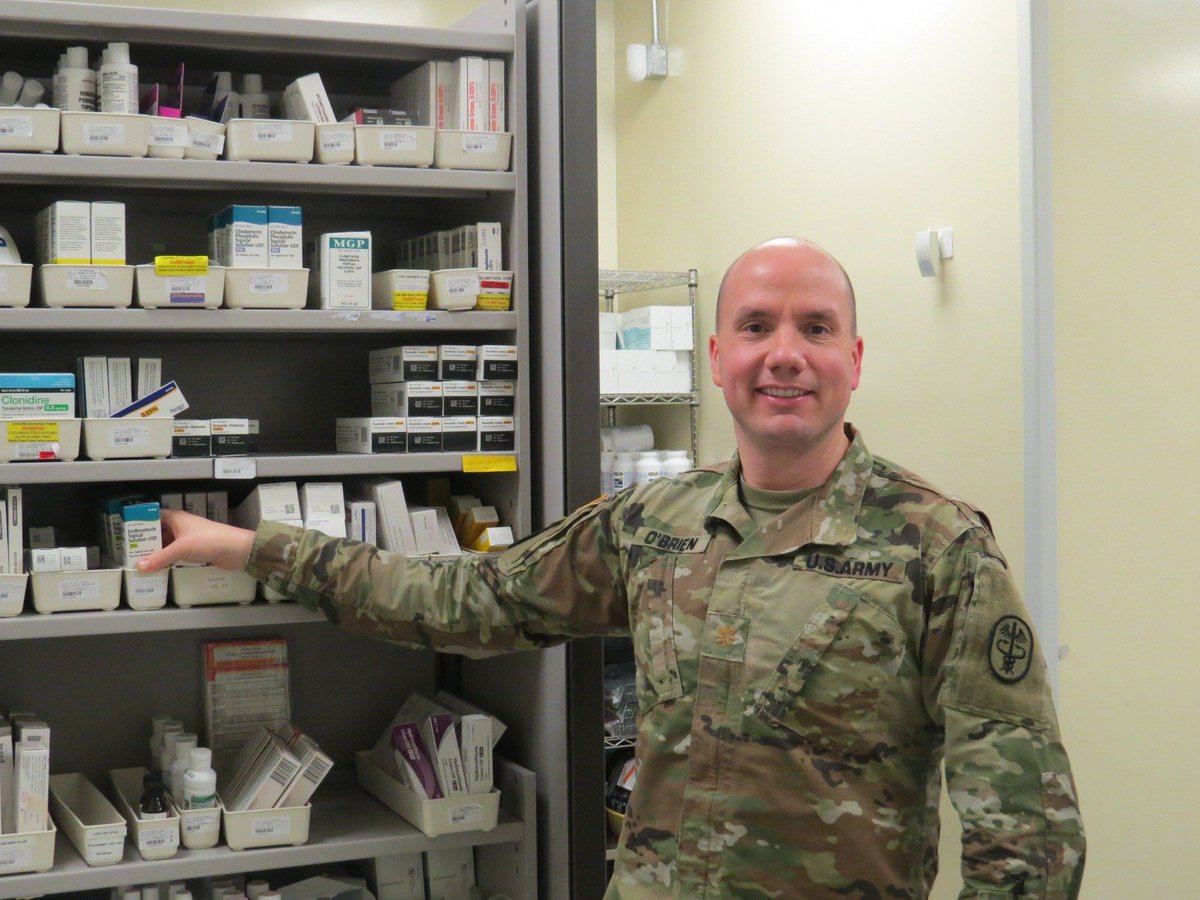ArmyKYTN's tweet photo. Today is #NationalPharmacistDay It recognizes and honors all pharmacists nationwide. Pharmacists are often directly involved in patient care and play a vital role in a patient’s recovery. The #USArmy has its own dedicated corps of pharmacists. Thank you! #67E #ArmyMedicine https://t.co/CnhVAnKadH