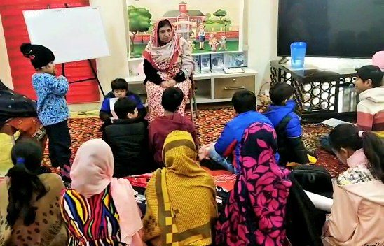MWLMultan's tweet photo. Eagers Multan: Royal Orchard
𝐃𝐚𝐲 𝟑: 𝐄𝐚𝐠𝐞𝐫𝐬 𝐰𝐢𝐧𝐭𝐞𝐫 𝐜𝐚𝐦𝐩 𝐟𝐨𝐫 𝐤𝐢𝐝𝐬
In the storytelling session, Ms. Tahira Shehzadi told the Story of Hazrat Suleman(A.S).
#Eagers #EagersWinterCamp #winter #kids #islamicteaching #teachingkids #Quran #prophet #prophetstory https://t.co/Io95tRwwje