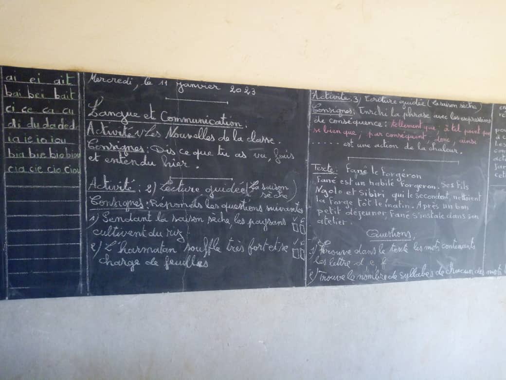 Sad_ngo's tweet image. #SADMali:Après avoir formé le directeur de l’école Fa KEITA sur le premier secours psychologique,la SAD a fait la supervision de son programme de 4 mois concernant les cours de soutien faits à l’endroit des enfants déplacés,élèves de ladite école.

#childprotectionfirst