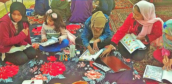 MWLMultan's tweet photo. Eagers Multan: Royal Orchard
𝐄𝐚𝐠𝐞𝐫𝐬 𝐰𝐢𝐧𝐭𝐞𝐫 𝐜𝐚𝐦𝐩 𝐟𝐨𝐫 𝐤𝐢𝐝𝐬: 𝐃𝐚𝐲 𝟒
Kids doing worksheets and beautiful coloring.
#Eagers #EagersWinterCamp #winter
#kids #islamicteaching #teachingkids #learningforkids #care #islam #Quran #prophet #prophetstory https://t.co/cF624fLaju