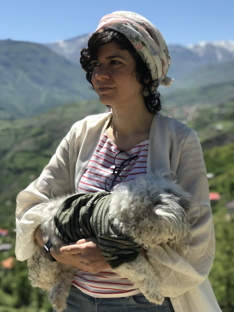 دخترم #نسیم_سلطان_بیگی در تماس کوتاهی خبر داد که حالش خوب است و در #زندان_اوین در انفرادی است. همچنان از نهاد بازداشت‌کننده، بند محل نگهداری و اتهامات او بی‌اطلاعیم.