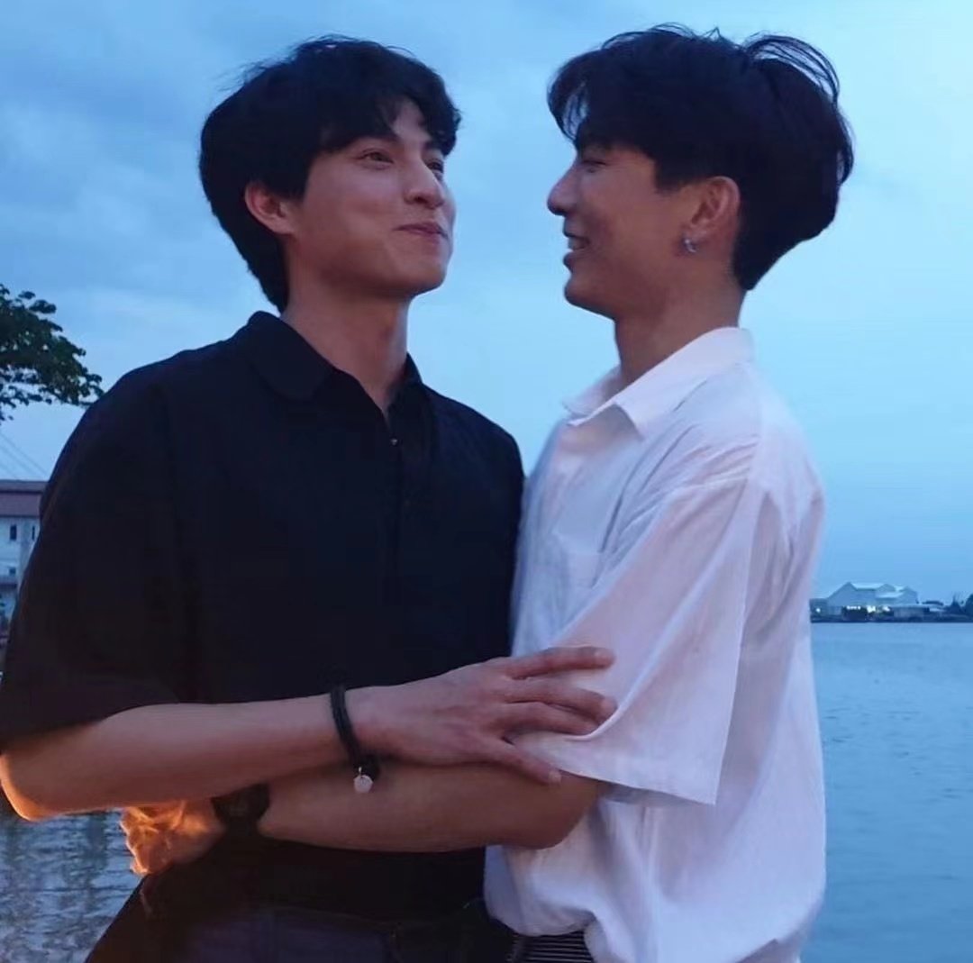 lipinghu4's tweet photo. happy day
mewgulf love day
#ReFunDayxMewGulf https://t.co/us9ZRrESMN
