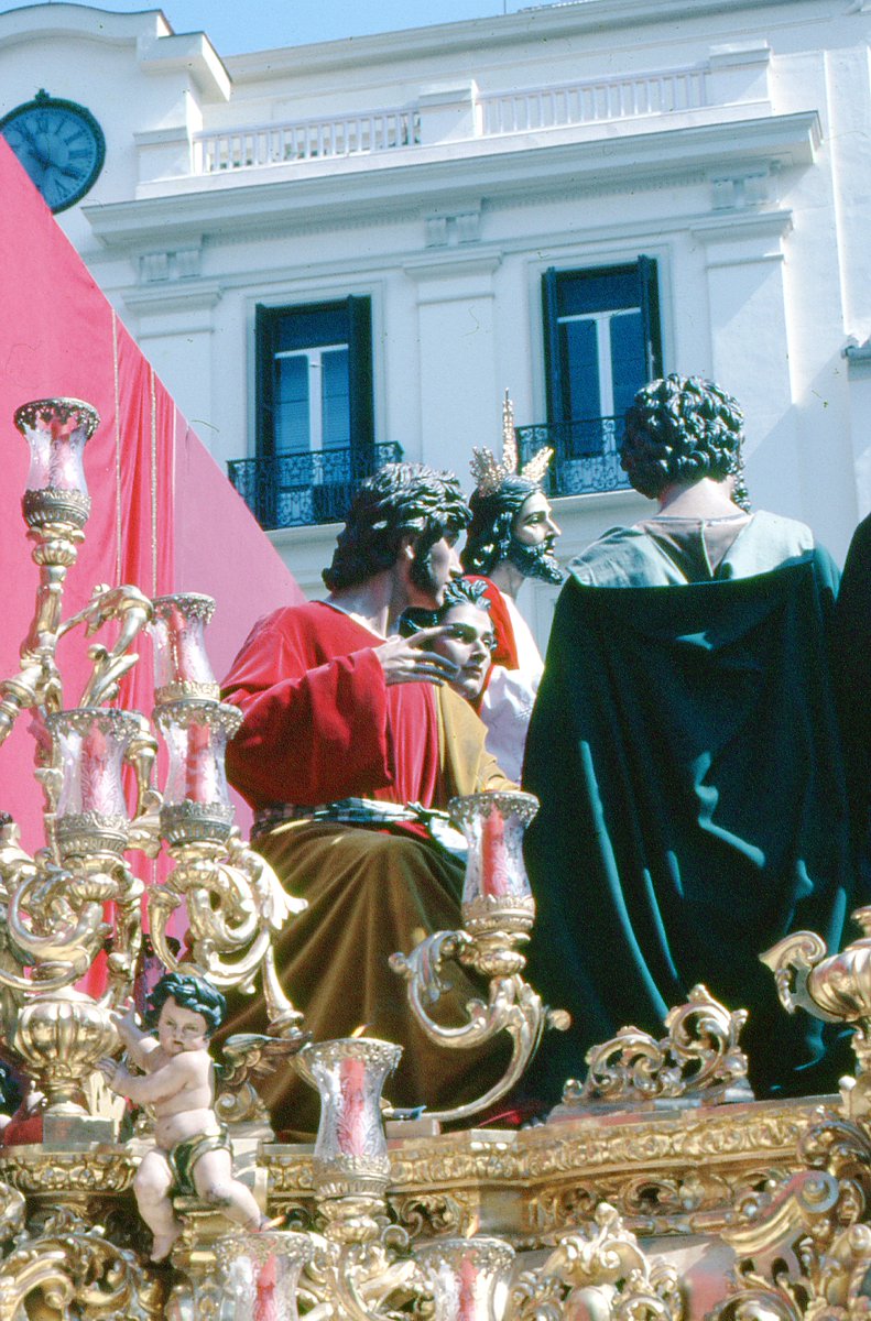 Otra diapositiva de aquel Altar no puedo precisas año sobre los ochenta en la Plaza de la Constitución. #CofradiasMLG