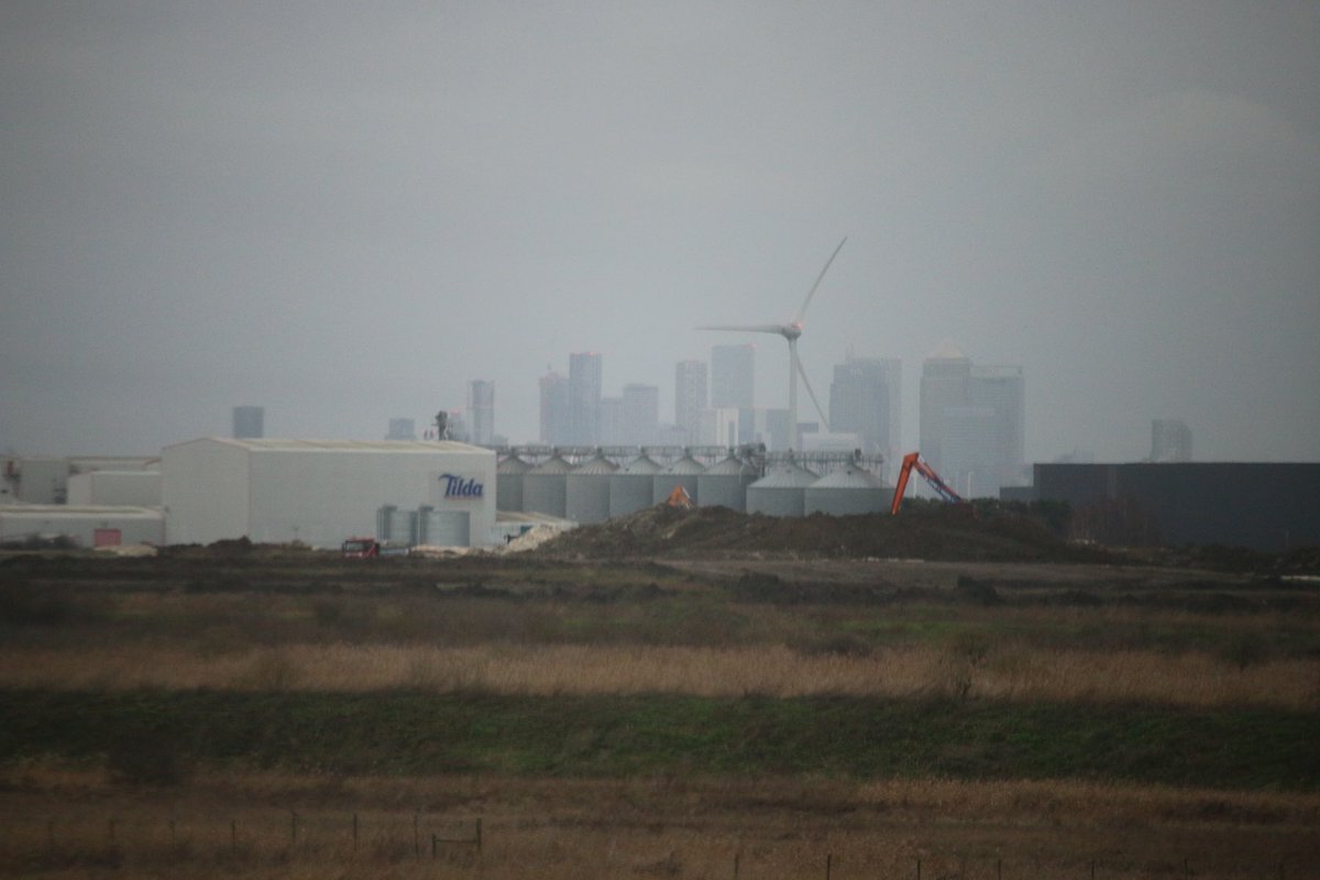 Some london canarywharf in the distance #photography #canonphotography #london