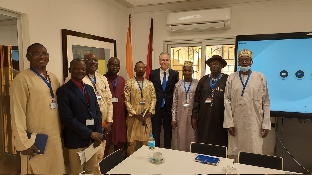 MOUNKAILAHalid1's tweet photo. Rencontre d'échanges entre L'INTERSYNDICALE des TRAVAILLEURS du NIGER ITN et l'Ambassadeur des Pays-Bas au Niger @CNV_Internat @JustineKafui https://t.co/ukuLuxcmFM