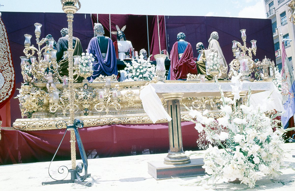 El magestuoso trono de la Cena en aquel Altar del Corpus. #CofradiasMLG