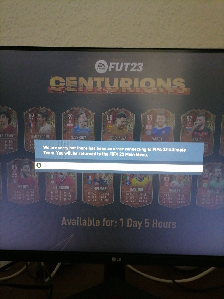 SAKELLARIOS1982's tweet photo. @EASPORTSFIFA  seriously what the hell is going on all day today the same message https://t.co/nDoJ4hqjXJ
