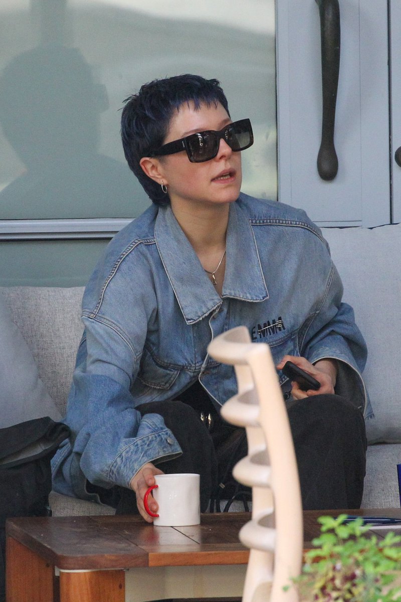 New photos of Emma D'Arcy in LA (11.01)