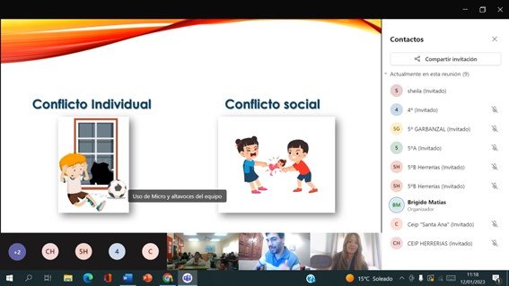 AznarRomera's tweet photo. Primer programa que ofrece gratuitamente servicios en los colegios exclusivos en salud 360 y habilidades para smart citizen. Con el Dr Matías Brigido y Miko robot emocional. Hoy taller y práctica de Resolución de conflictos con 170 niños. https://t.co/wMhDJKsycz