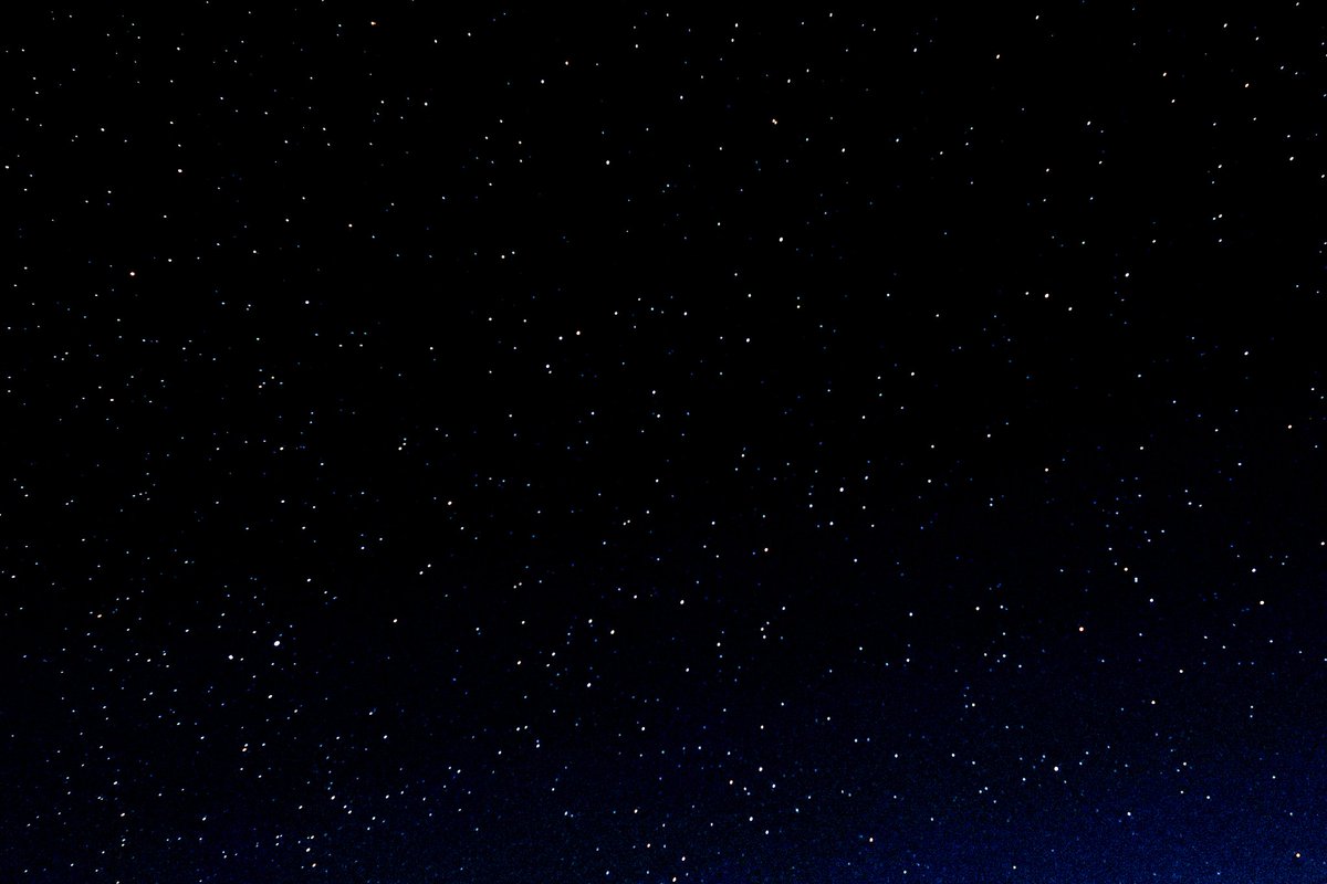 fire_bronze's tweet image. 2泊3日道東ツアー1日目

糠平湖に行ってきた！その3
夜明け前とか
氷の盛り上がりとか

氷の盛り上がっている所…
近くで撮ろうと近寄ったら…
ぴしぴしって😱😱😱

#糠平湖
#アイスバブル
#icebubble
#EOSR6
#ファインダー越しの私の世界
#キリトリセカイ
#my_eos_photo 
#北海道カメラ倶楽部