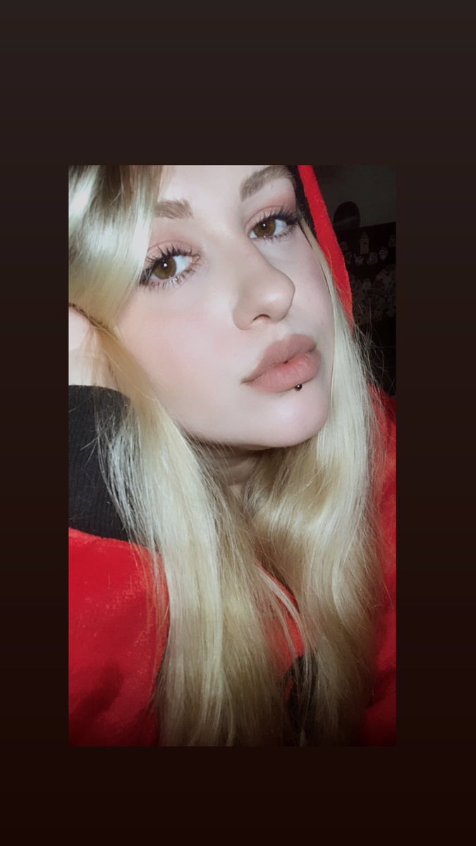 Mata62_'s tweet photo. Buongiorno coniglietti, vi auguro una splendida giornata 💖 #girl #blonde #sexy https://t.co/WgTNNSojHL