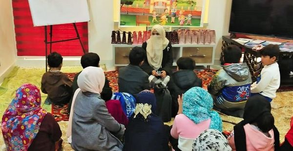 MWLMultan's tweet photo. Eagers Multan: Royal Orchard
𝐄𝐚𝐠𝐞𝐫𝐬 𝐰𝐢𝐧𝐭𝐞𝐫 𝐜𝐚𝐦𝐩 𝐟𝐨𝐫 𝐤𝐢𝐝𝐬: Closing Ceremony
Anum Mustafa addressed the Topic of
" محبتِ اہل بیتؑ"
#Eagers #EagersWinterCamp #winter #islamicteaching #teachingkids #learningforkids #care #islam #Quran #prophet #prophetstory https://t.co/KD5GsPdmF2