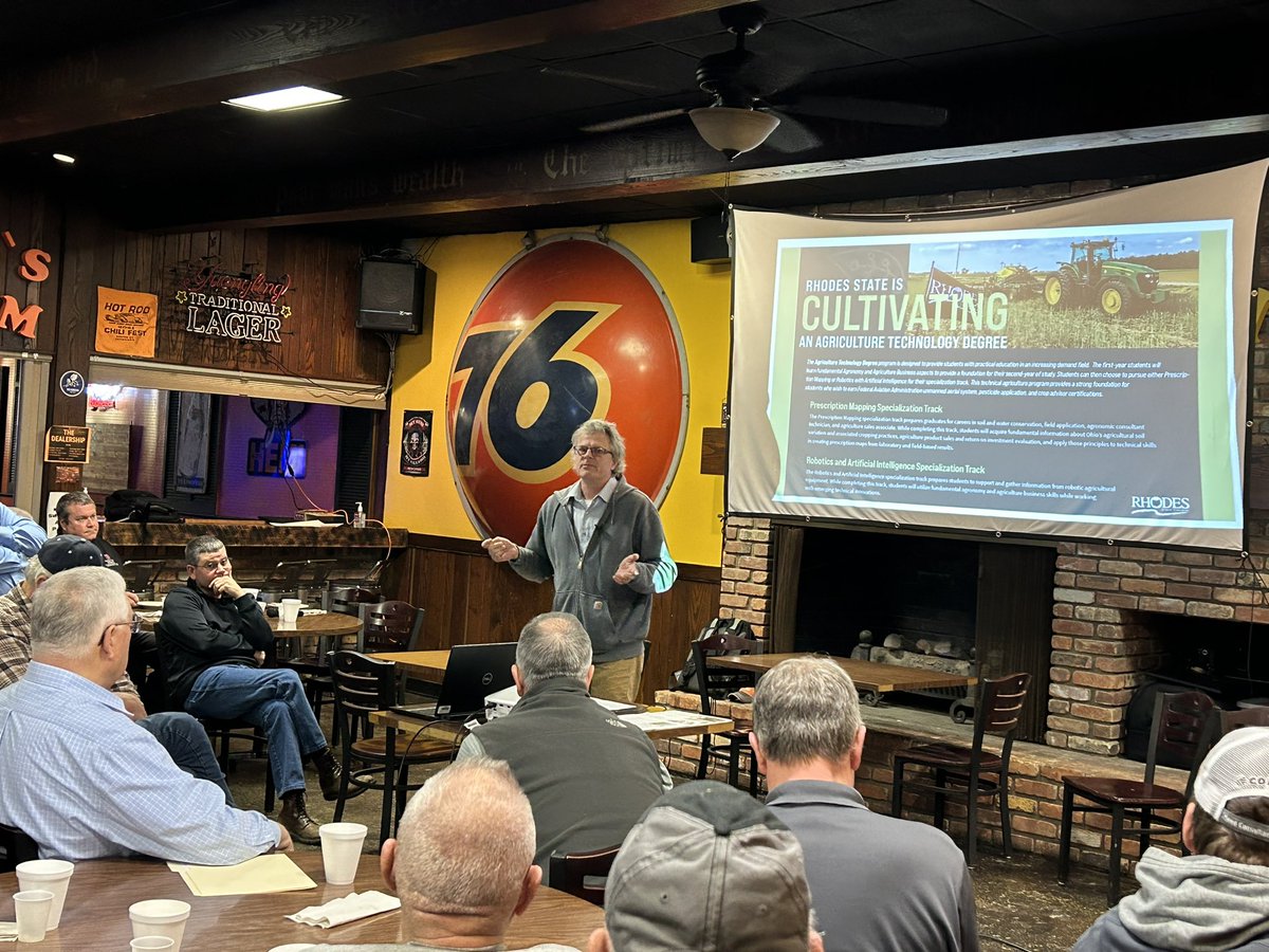 MarkBadertscher's tweet photo. Using Precision Ag Data was the topic of the first Conservation Tillage Club breakfast series with Jim Uphaus, Chair and Assistant Professor, Agriculture Technology, Rhodes State College held in Hardin County. https://t.co/0lsJ8gPk4s