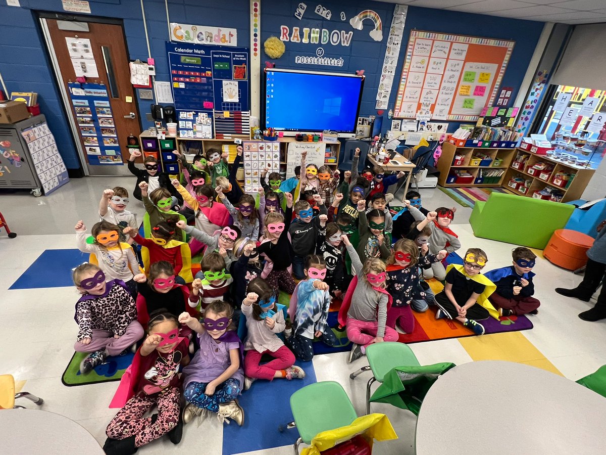 Super Reader sent the kindergarteners a special package with capes and masks to celebrate them using all of the super powers to become Super Readers!!🦸🏽‍♀️🦸🏼‍♂️🦸🏼<a href="/WestSchoolLBNY/">West School</a> <a href="/MsWay11/">Ms.Way</a> @LorraineRadice1 <a href="/_LiSaMaRie19_/">Lisa Hourigan</a> <a href="/TCRWP/">TCRWP</a> #SuperPowers #ITeachK #HeartofWest #ProudtobeLB <a href="/LBSchoolsNY/">LongBeachSchools</a>