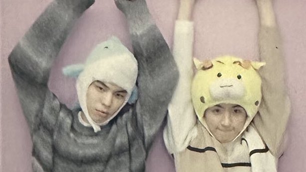 gonheeThinker's tweet photo. - 🐬💕🦒

#BX #용희 #CIX https://t.co/y8TOwmJVlV