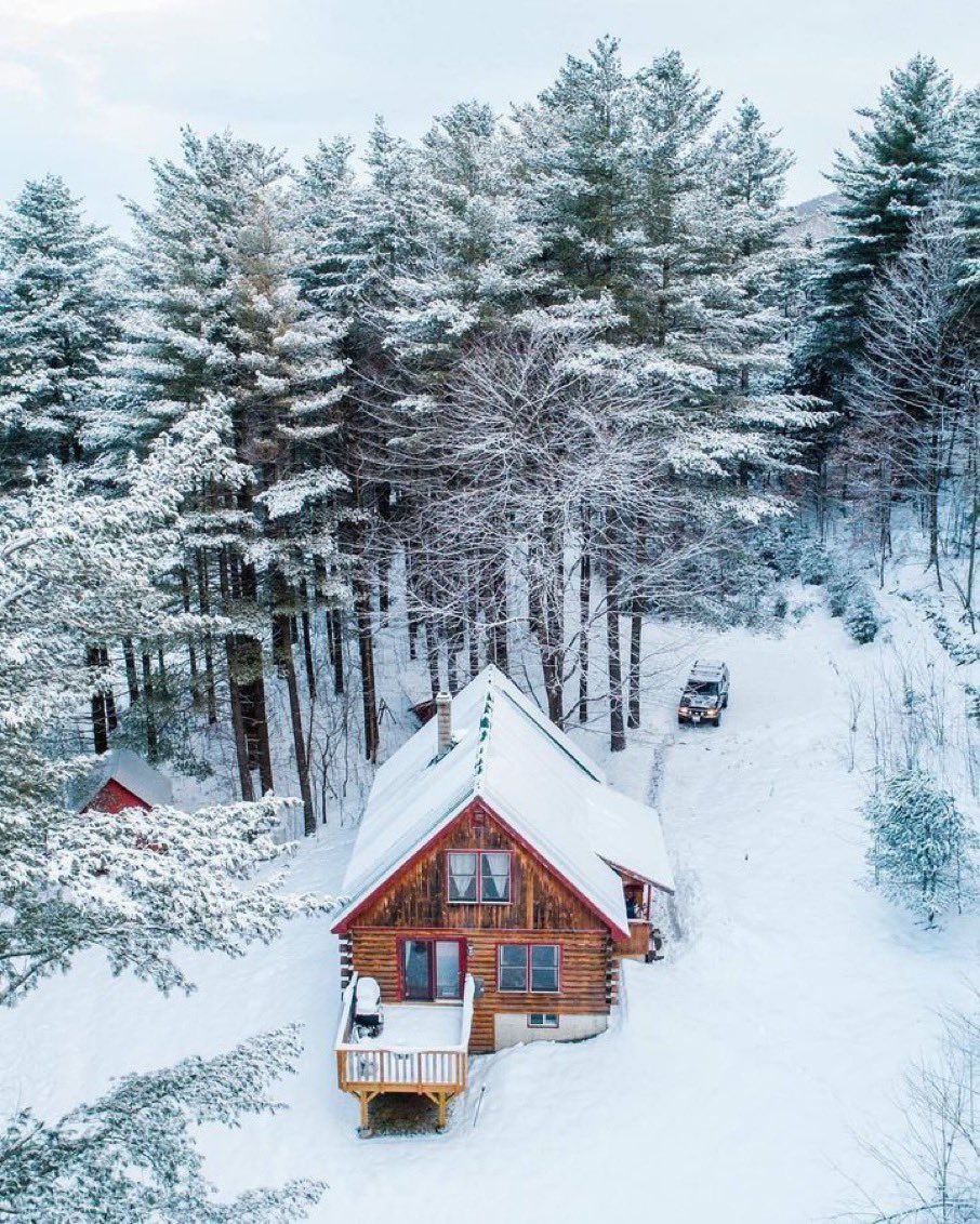 HeroDividend's tweet photo. Get rich then get off the grid https://t.co/fvp2kWr3yB