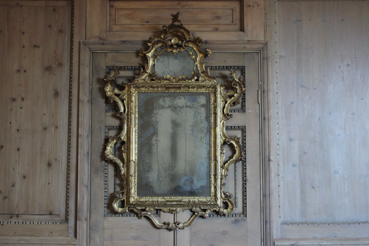 18th Cent Italian Giltwood Mirror

bit.ly/3QwResj

#giltwoodmirror #antiquemirror #antiquegiltwoodmirror #antique #homedecor #design