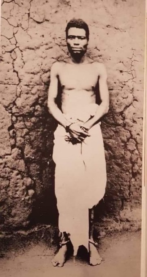 NigeriaStories's tweet photo. This is Gen. Okhaemwen Irabor, the Ologbose (Minister of Defense) of Benin Kingdom was hanged by Britain on June 27, 1899.

He led a military resistance against British Imperialism for two years (1897-1899).

It is believed that they were betrayed by their tribesman https://t.co/XJZZAy7dNB