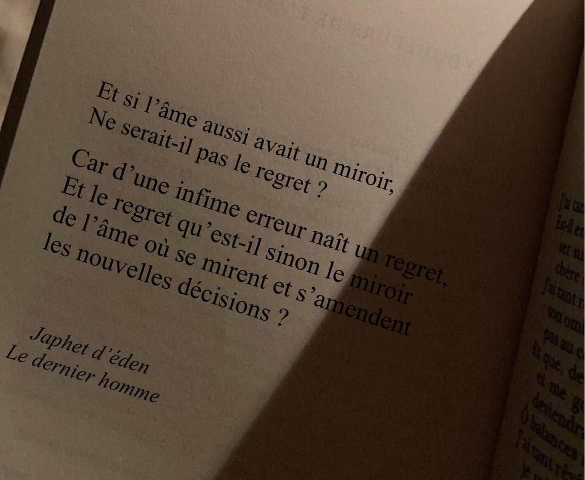 japh_eden's tweet photo. Et si l'âme aussi avait un miroir, 
Ne serait-il pas le regret ?

Car d'une infime erreur naît un regret, Et le regret qu'est-il sinon le miroir de l'âme où se mirent et s'amendent les nouvelles décisions ?

Japhet d'éden
#citation https://t.co/PiSLh4uoTI