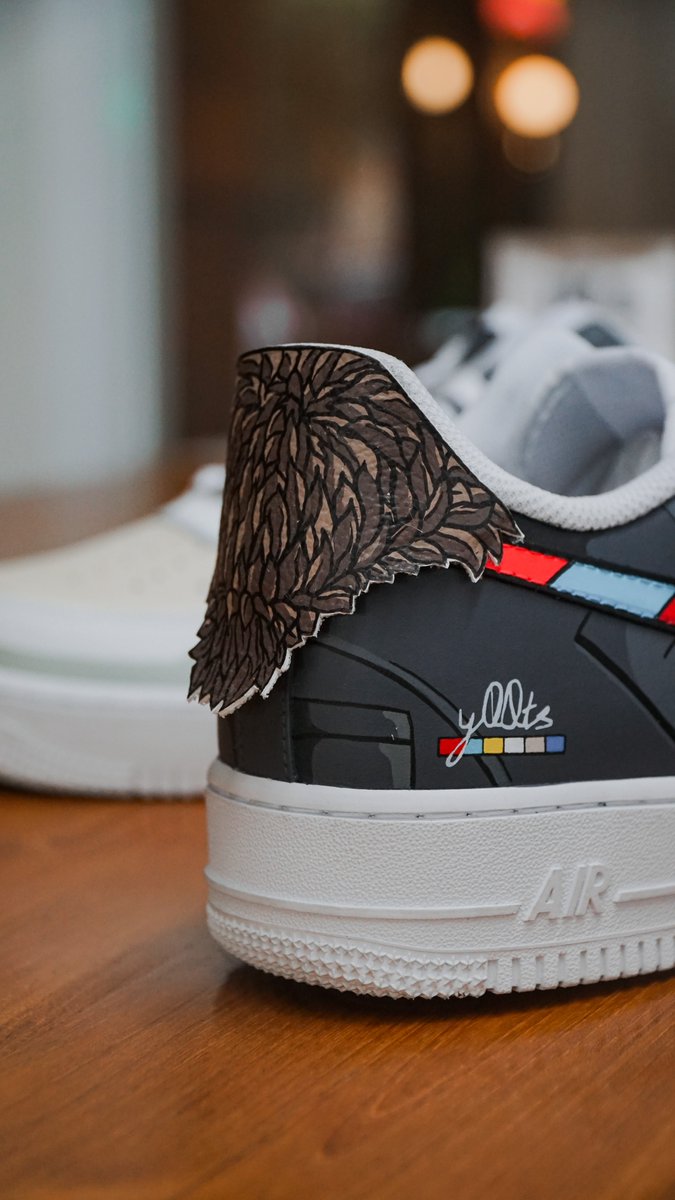 MrSimplyCustom's tweet photo. Peep those Mullet @ClubDeMullet - on Y00ts AF1s. Now that's a y00ts sneakers worth paying for. Am I right? @y00tsNFT @frankdegods https://t.co/MriorGItBe